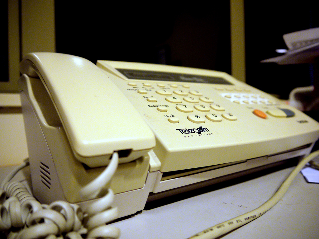 maquina de fax tradicional