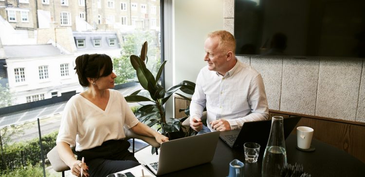 5 Estrategias para mejorar la comunicación en el lugar de trabajo